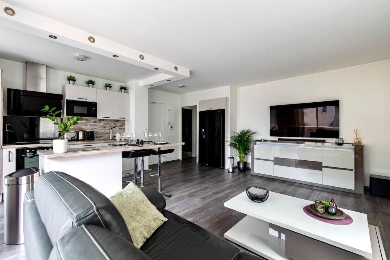 Charmant Refuge Avec Jardin, A 6 Minutes A Pied Du Metro Creteil L Echat-Lovely Retreat With Garden, Located A 6-Minute Walk From Creteil L Echat Metro Station Exterior foto